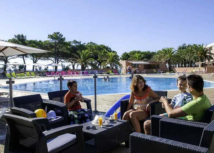 Le Village Des Isles Prázdninový areál